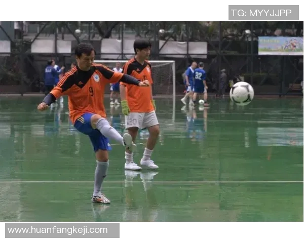 足球明星U盘挂绳的魅力与实用性结合，展现个性与热爱球场的完美选择