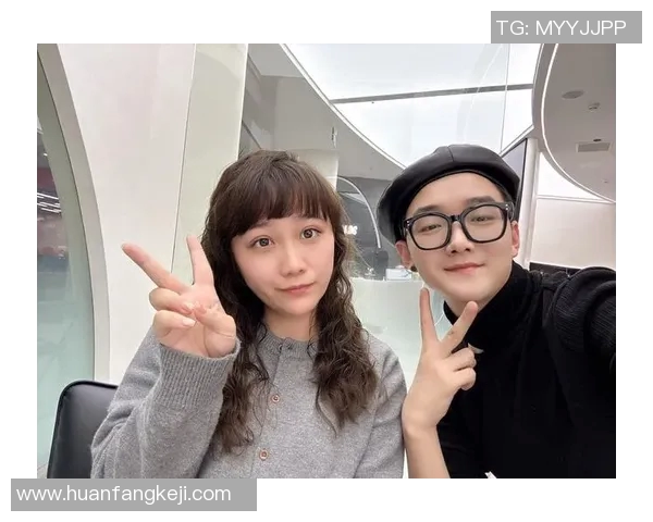 足球明星同款卷发女打造时尚魅力发型轻松变身潮流女神